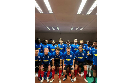 Les nouveaux maillots d'échauffements de la R1 sont là