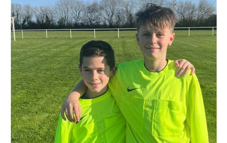 Deux nouveaux arbitres officiels : bravo Yanis et Faustin !